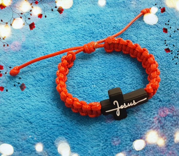 Pulsera trenzada con Cruz